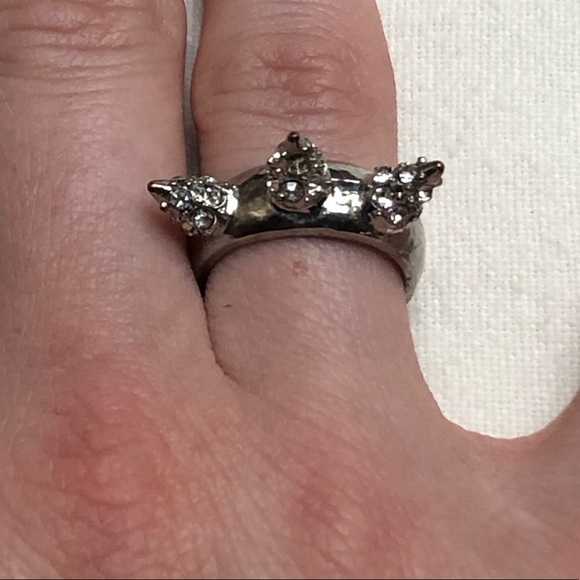 Five silver and sparkley rings - Picture 5 of 7